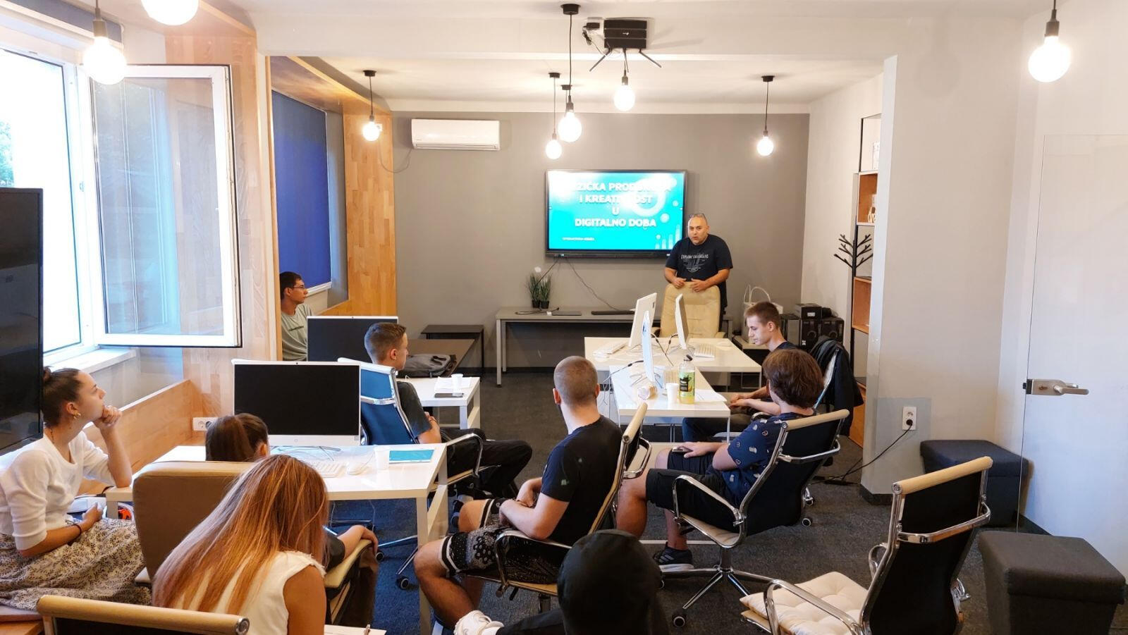 Music production and creativity in the digital age - course